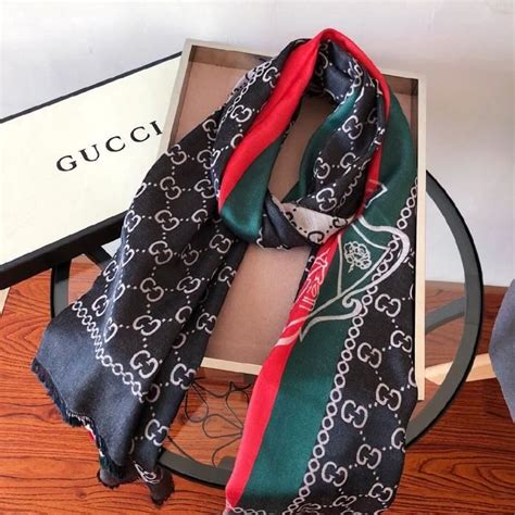 chale gucci femme|Écharpes, foulards et châles Gucci pour femme .